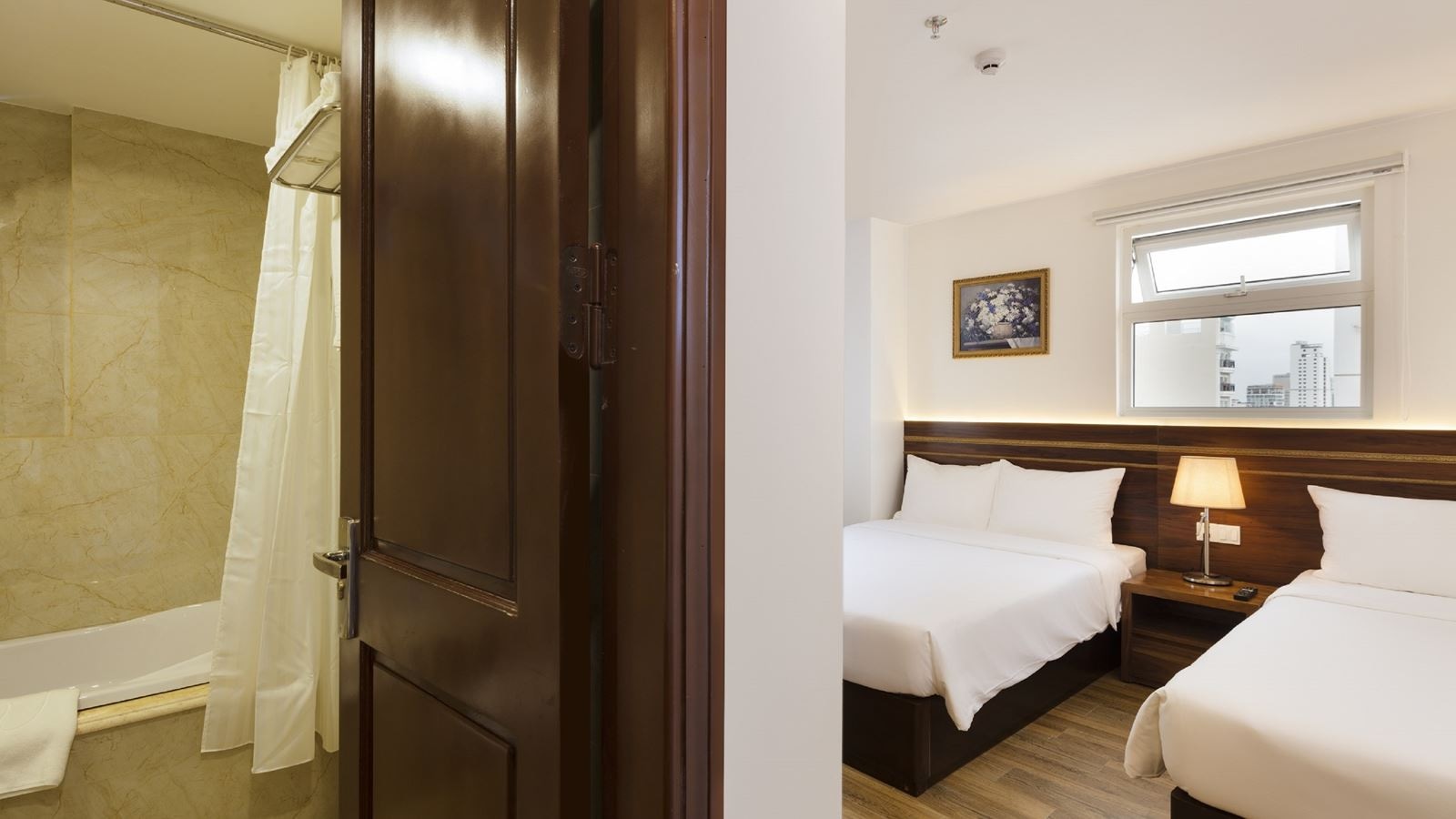 rooms-deluxe-city-view