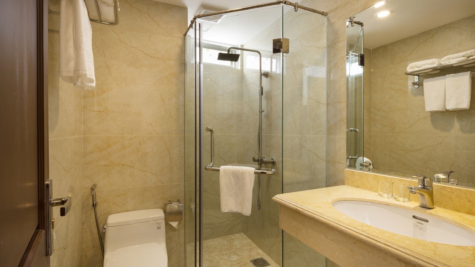 rooms-superior-city-view