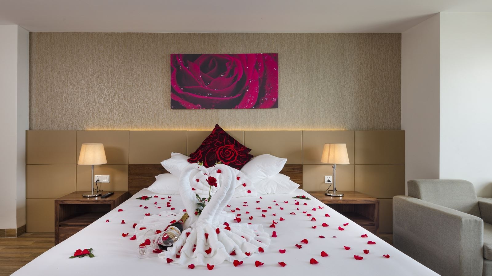 rooms-ocean-view-balcony-sea-pearl-suite