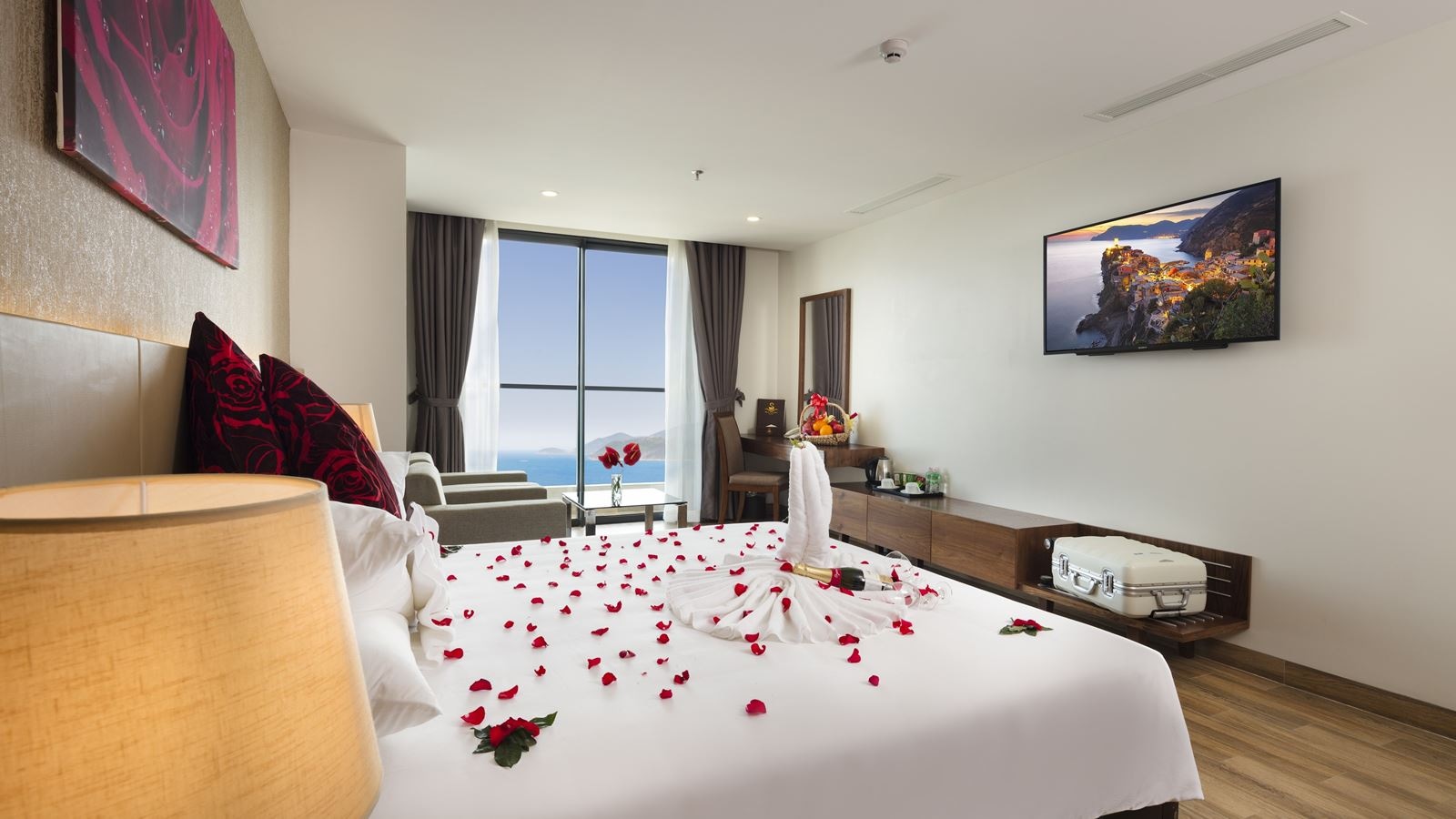 rooms-ocean-view-balcony-sea-pearl-suite