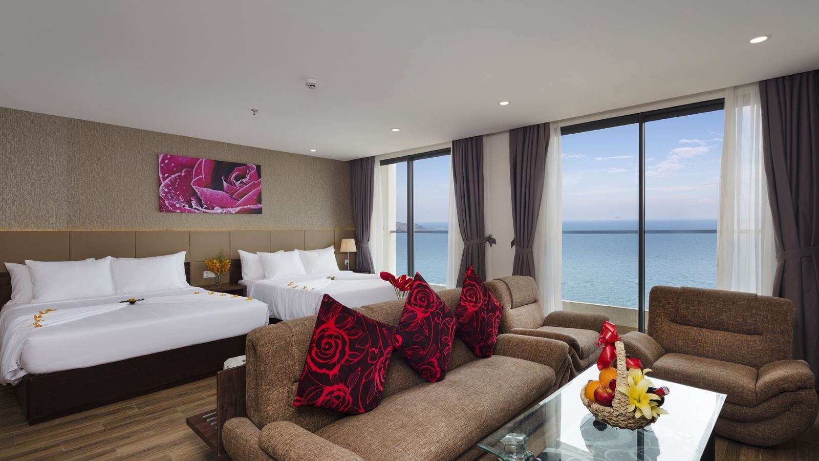 rooms-ocean-view-balcony-family-suite