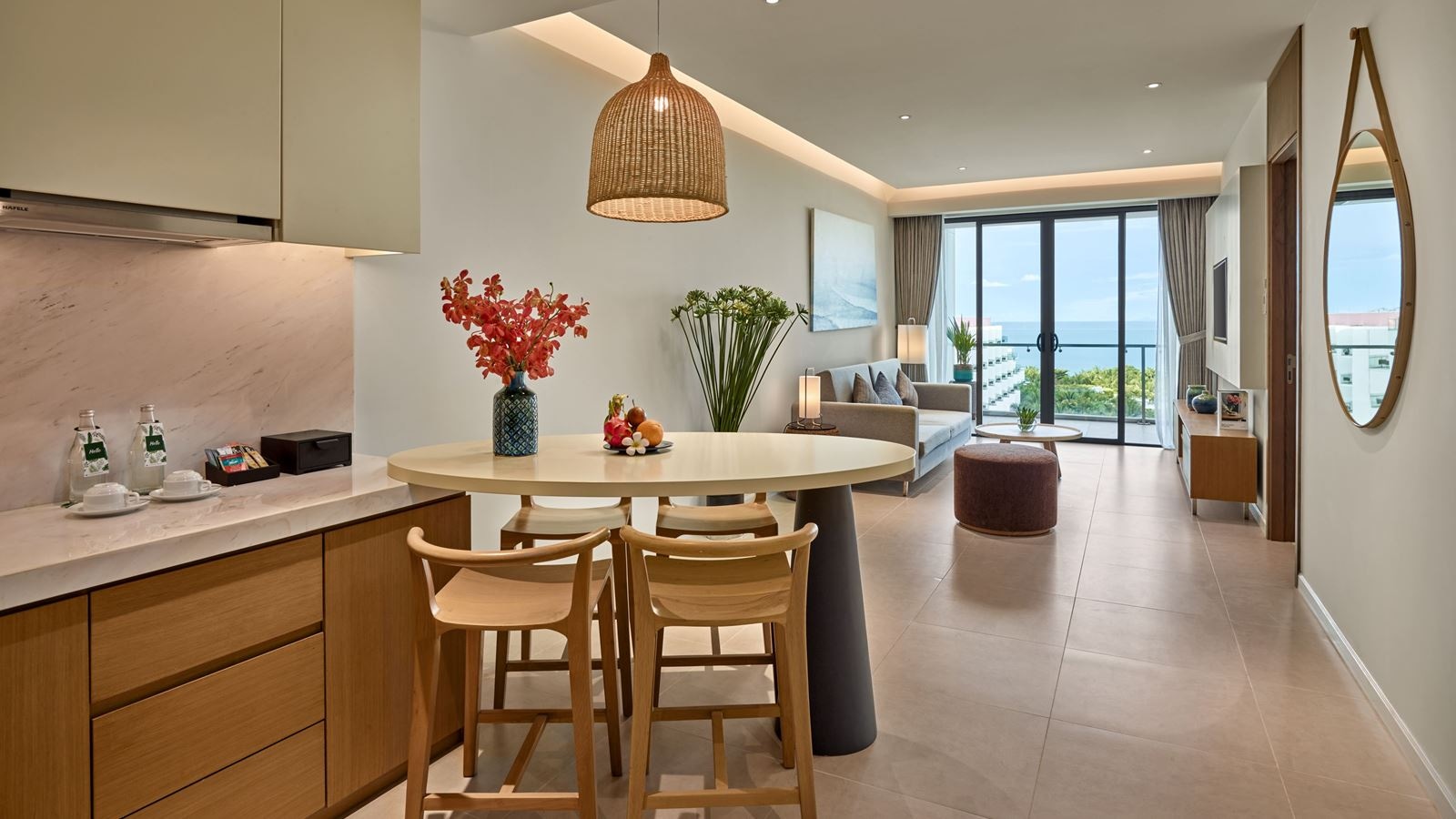 rooms-apartment-2-bedrooms-with-meals