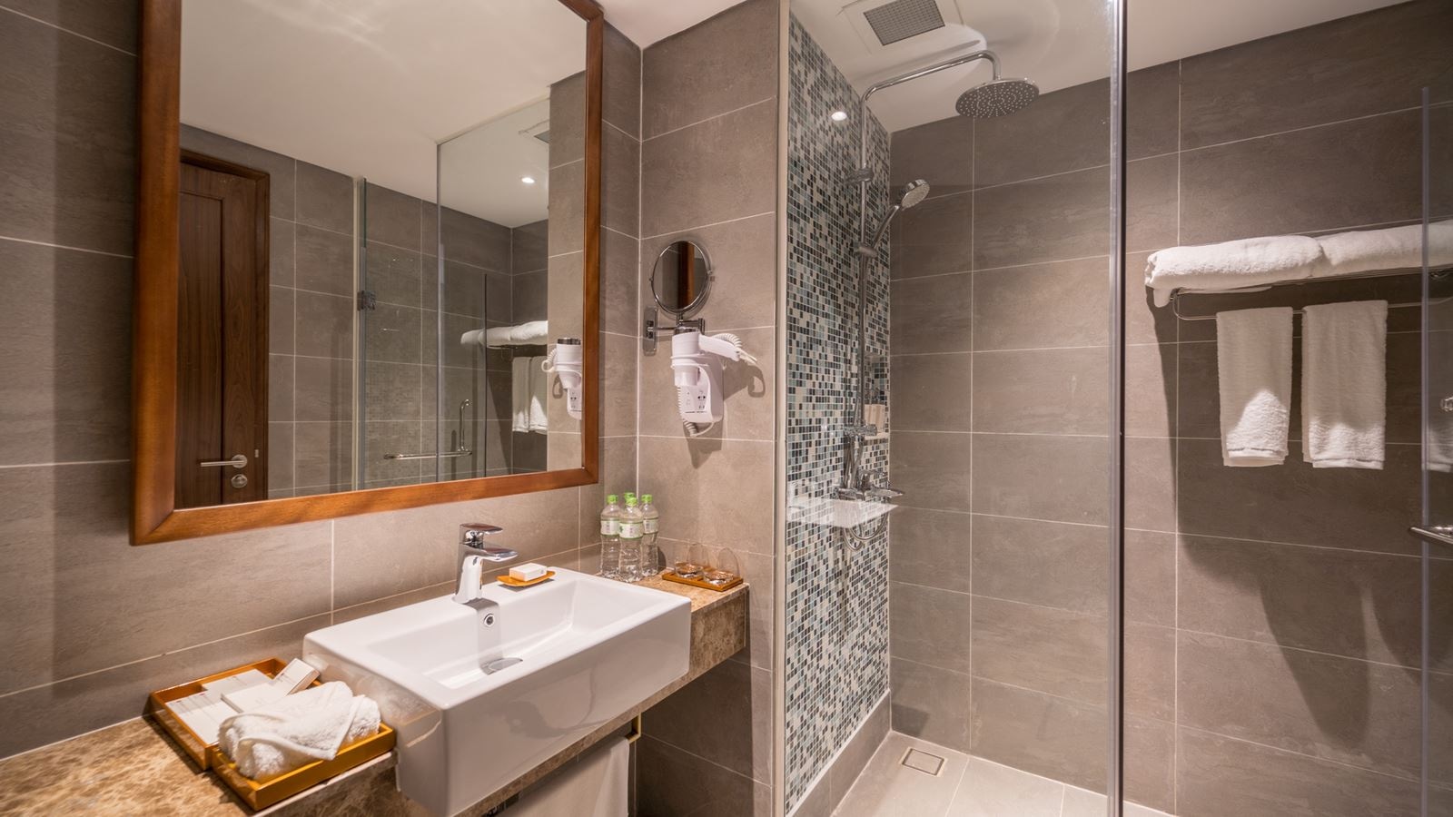 rooms-executive-suite-2-bedrooms-garden-view