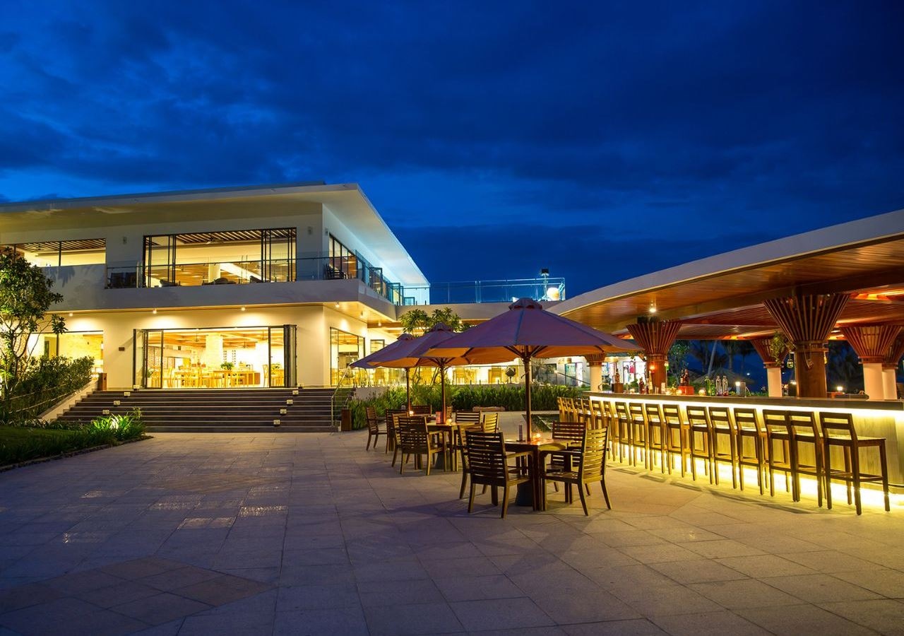 bars-beach-pool-bar