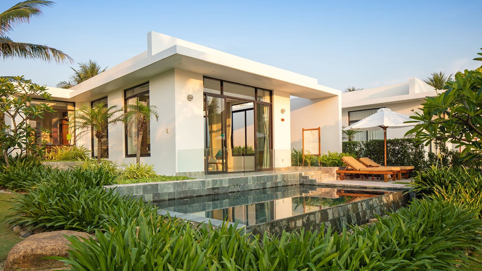 rooms-pool-villa