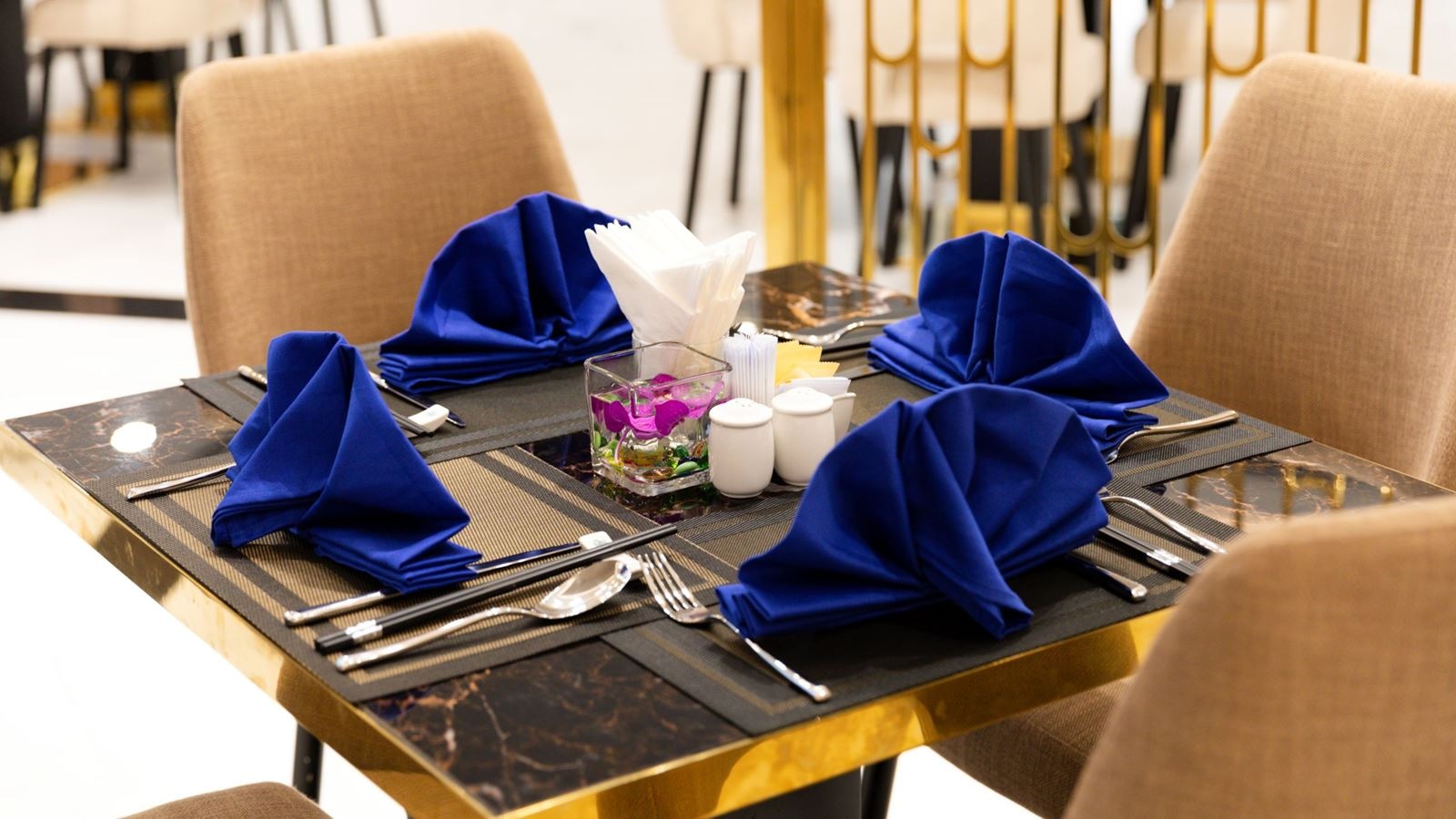 restaurants-apus