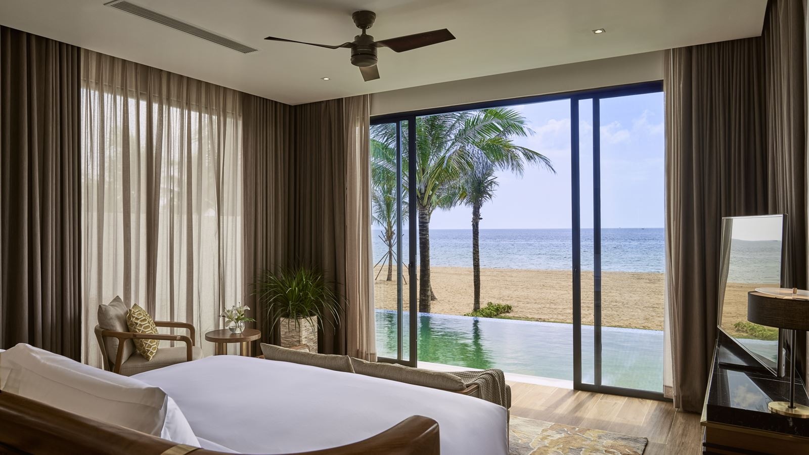 rooms-family-3-bedroom-villa-with-private-pool