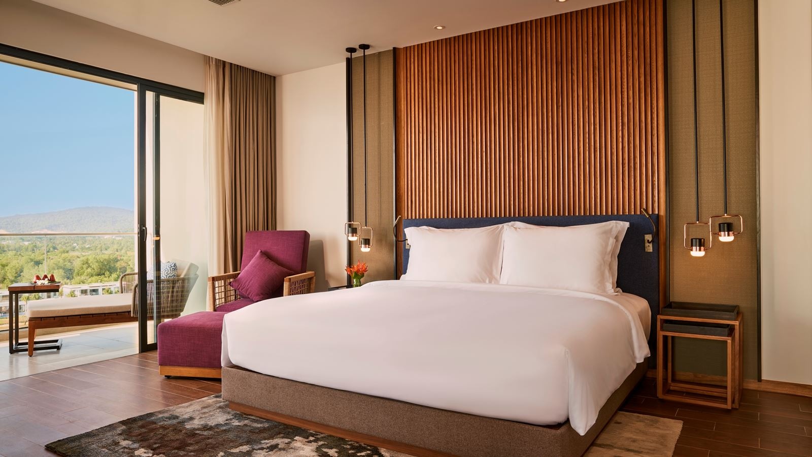 rooms-sea-view-suite-with-balcony