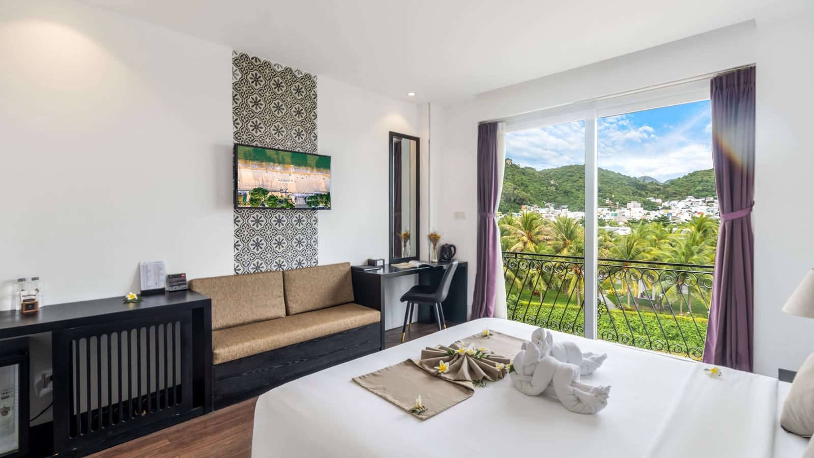 rooms-premier-pool-or--river-view
