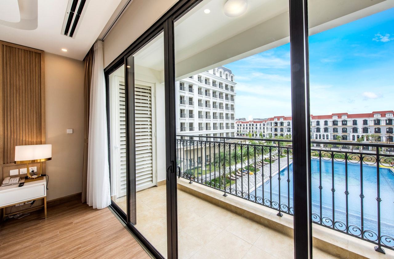 rooms-room-standard-pool-view-child-without-extra-bed