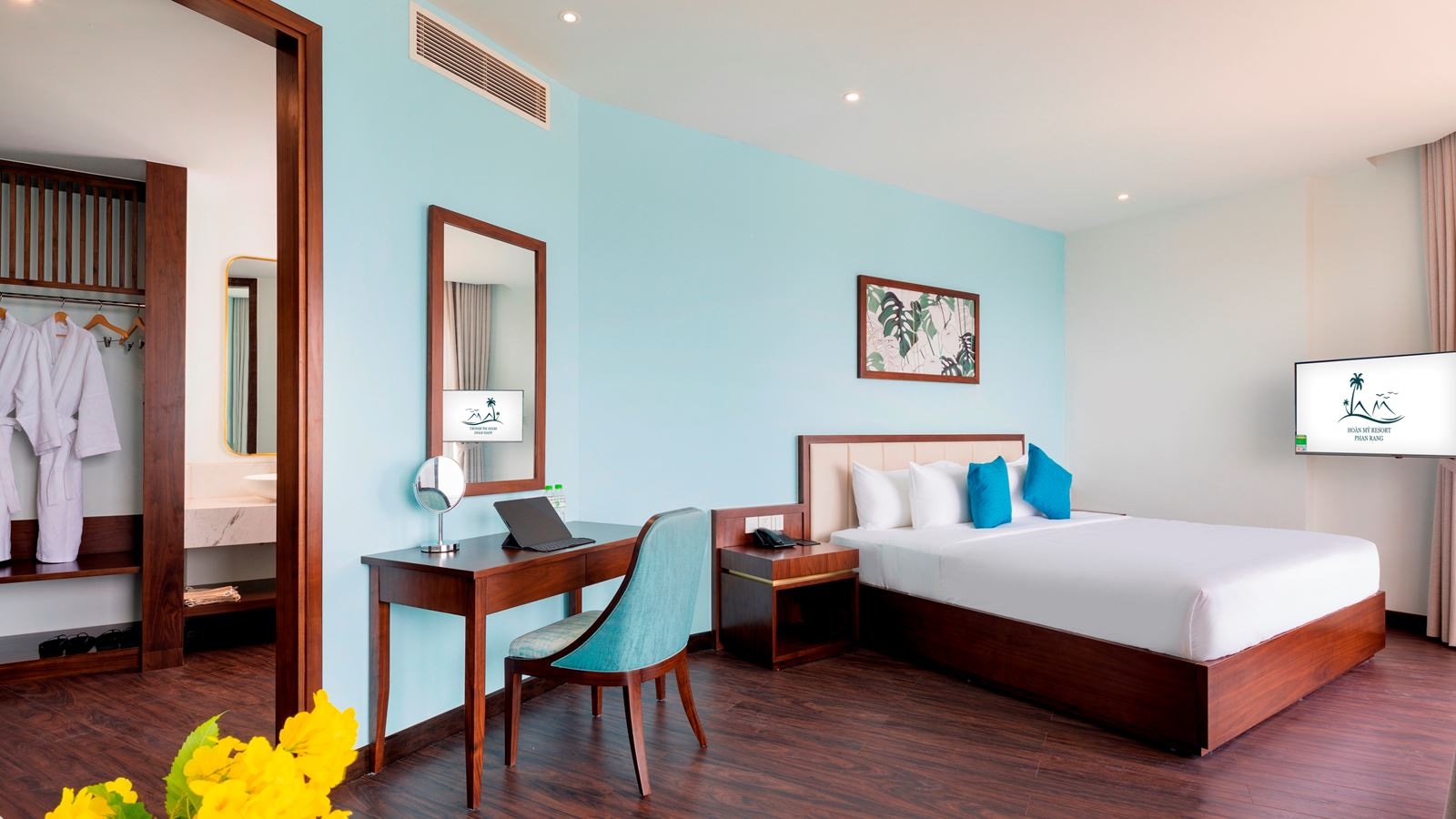 rooms-suite-ocean-view-room-with-balcony