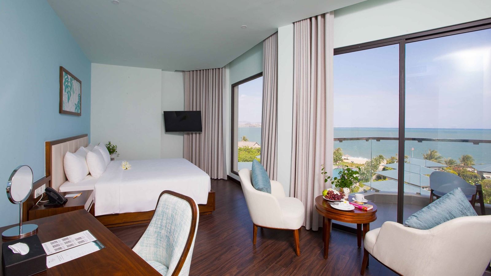rooms-suite-ocean-view-room-with-balcony