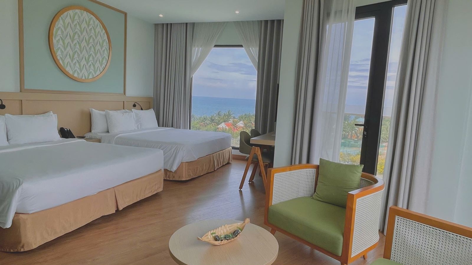 rooms-one-bedroom-deluxe-with-balcony