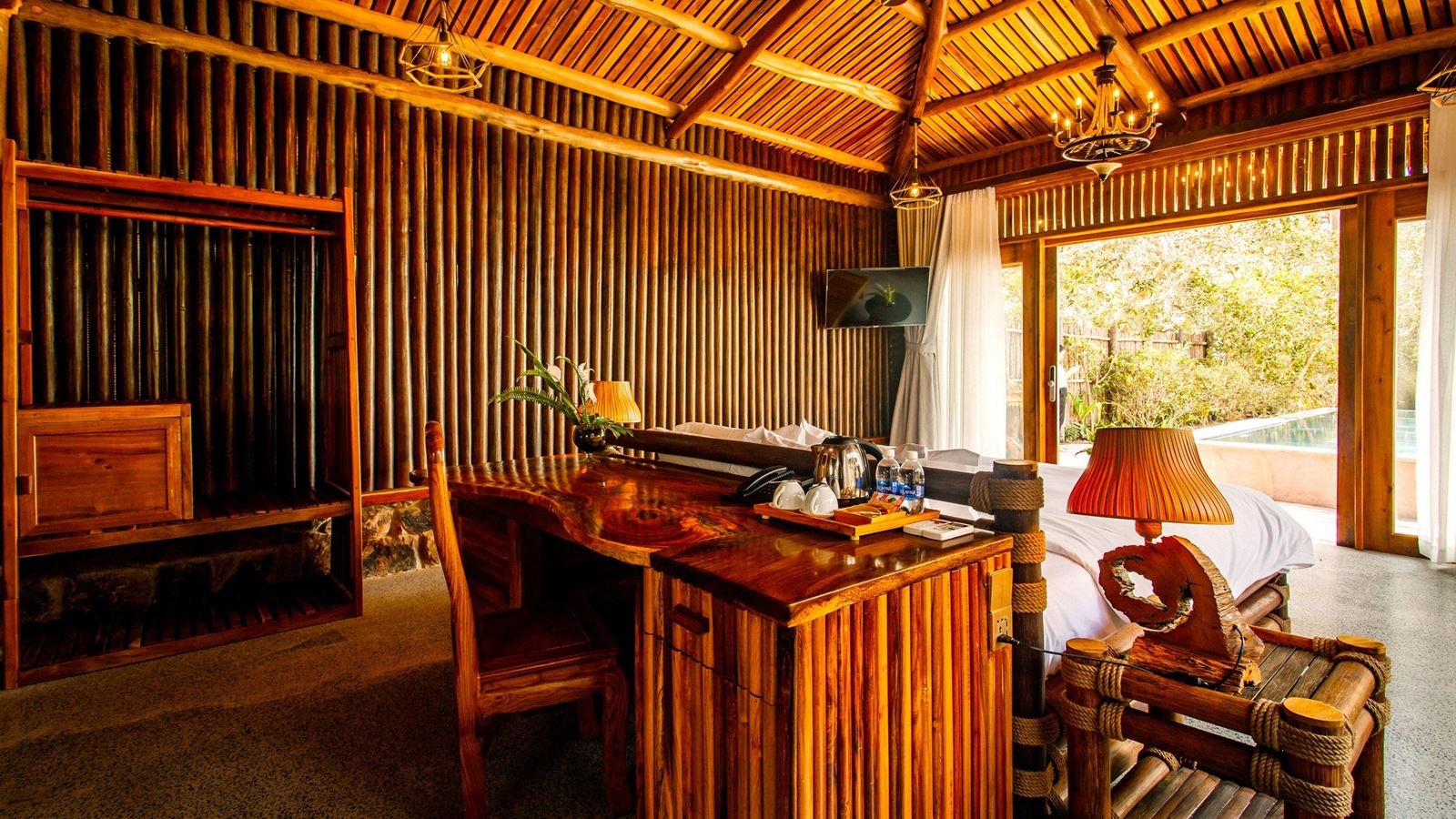 rooms-villa-bayfront-ong-lang-2bedroom