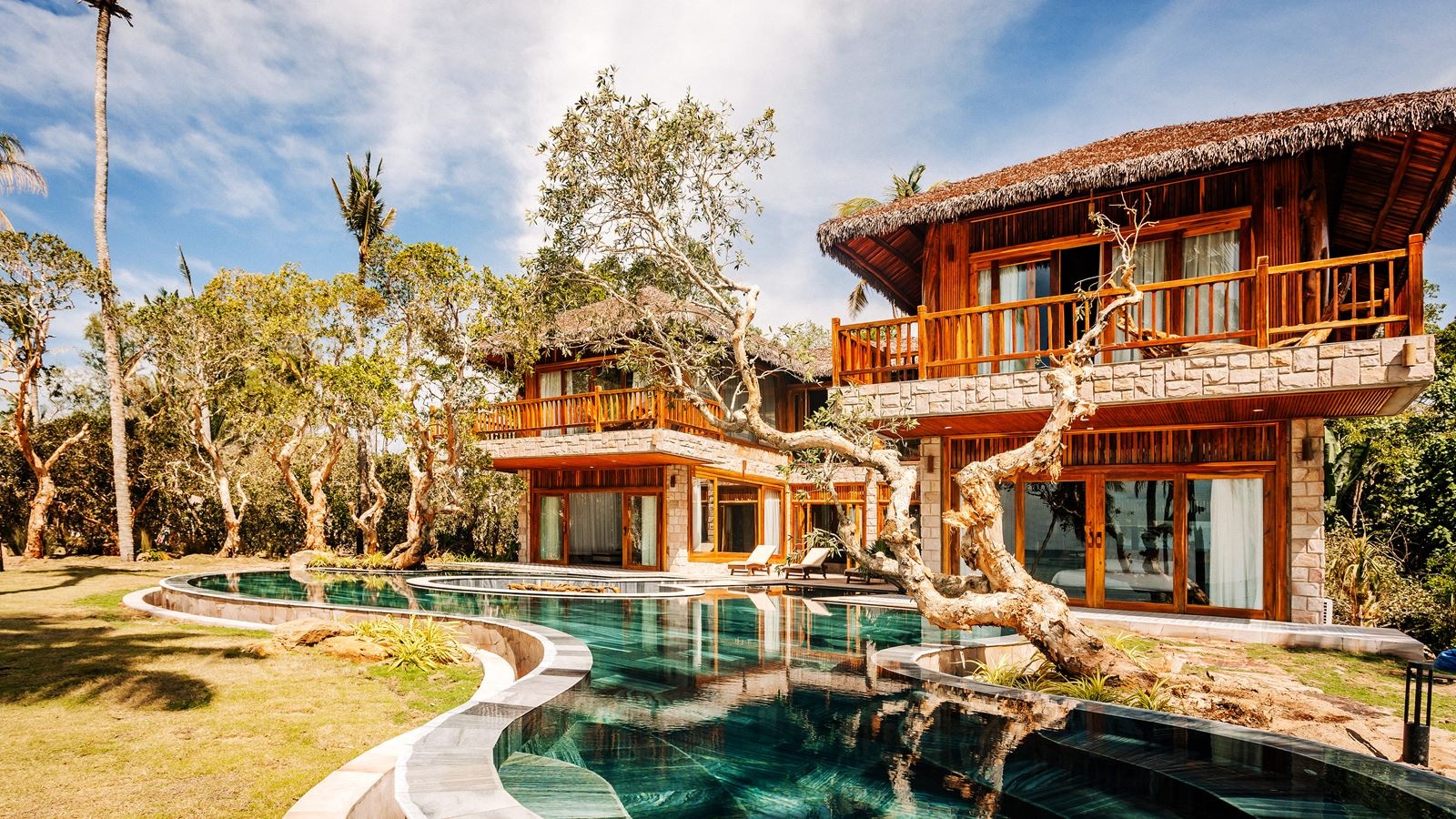 rooms-president-villa-bayfront-ong-lang