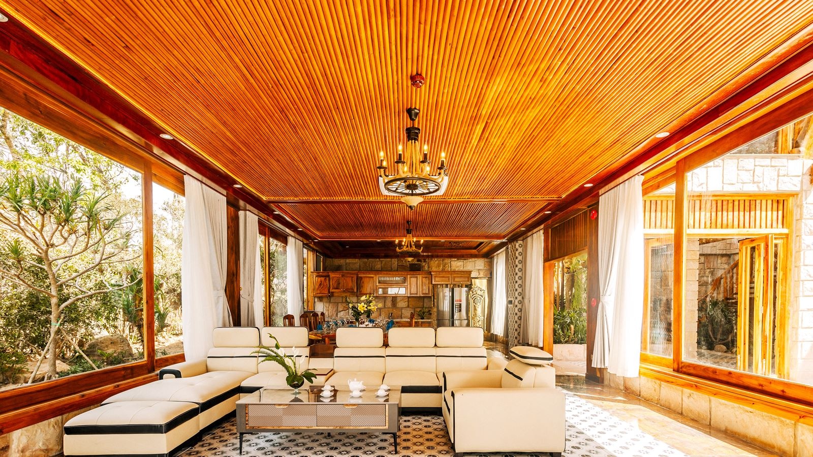 rooms-president-villa-bayfront-ong-lang