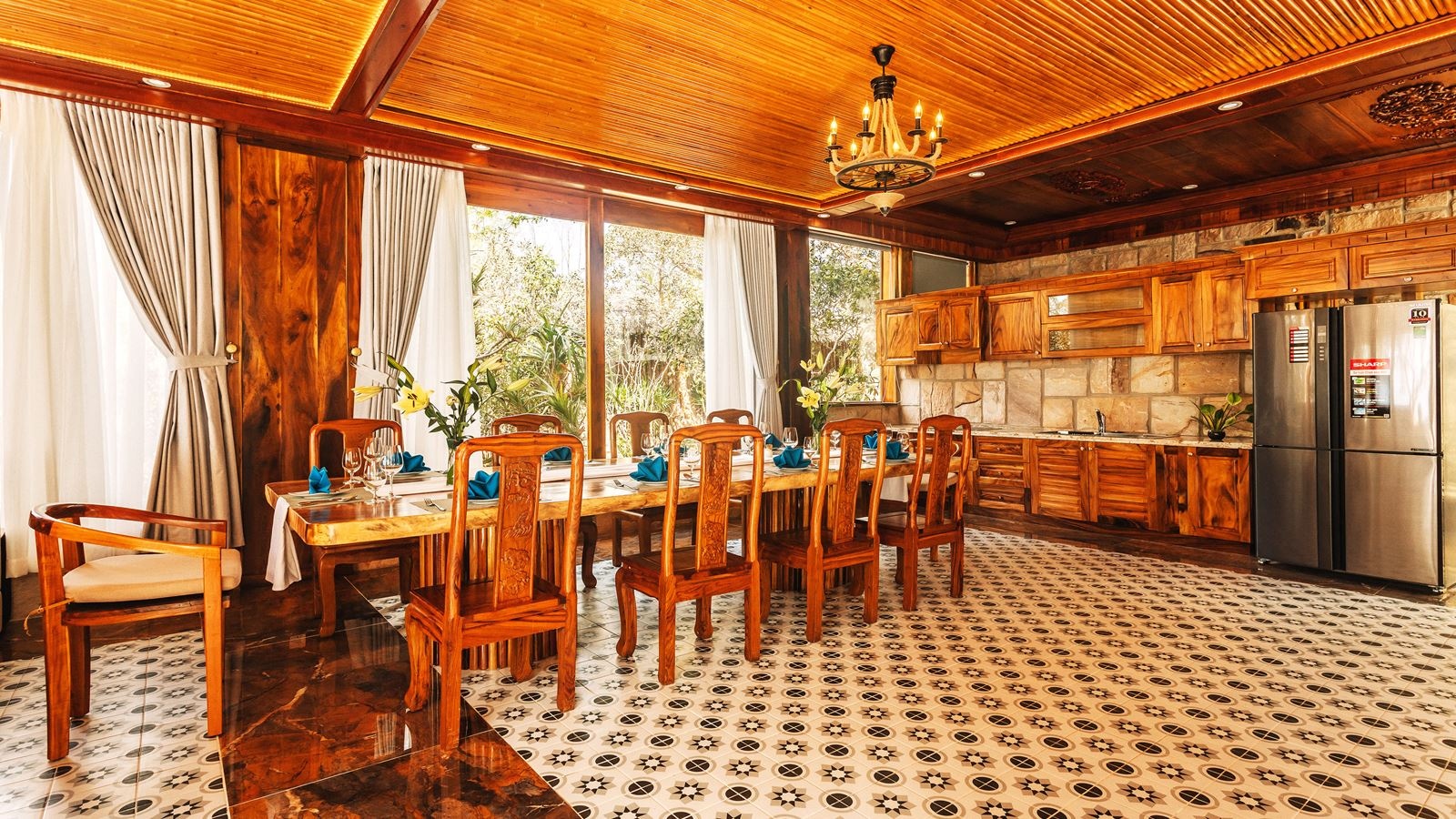 rooms-president-villa-bayfront-ong-lang