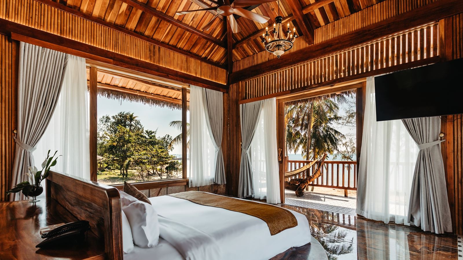 rooms-president-villa-bayfront-ong-lang