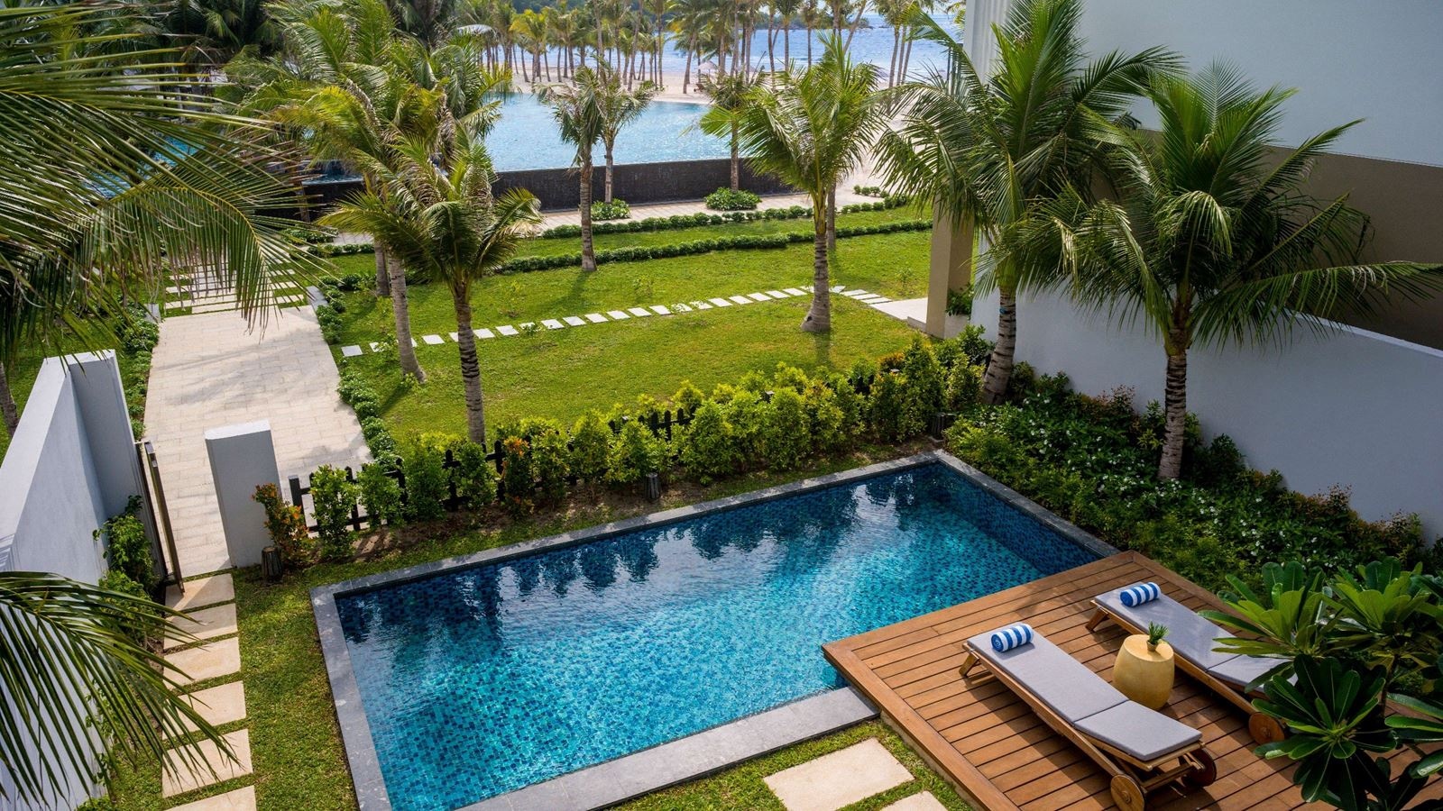 rooms-1bedroom-ocean-pool-villa-child-without-extra-bed