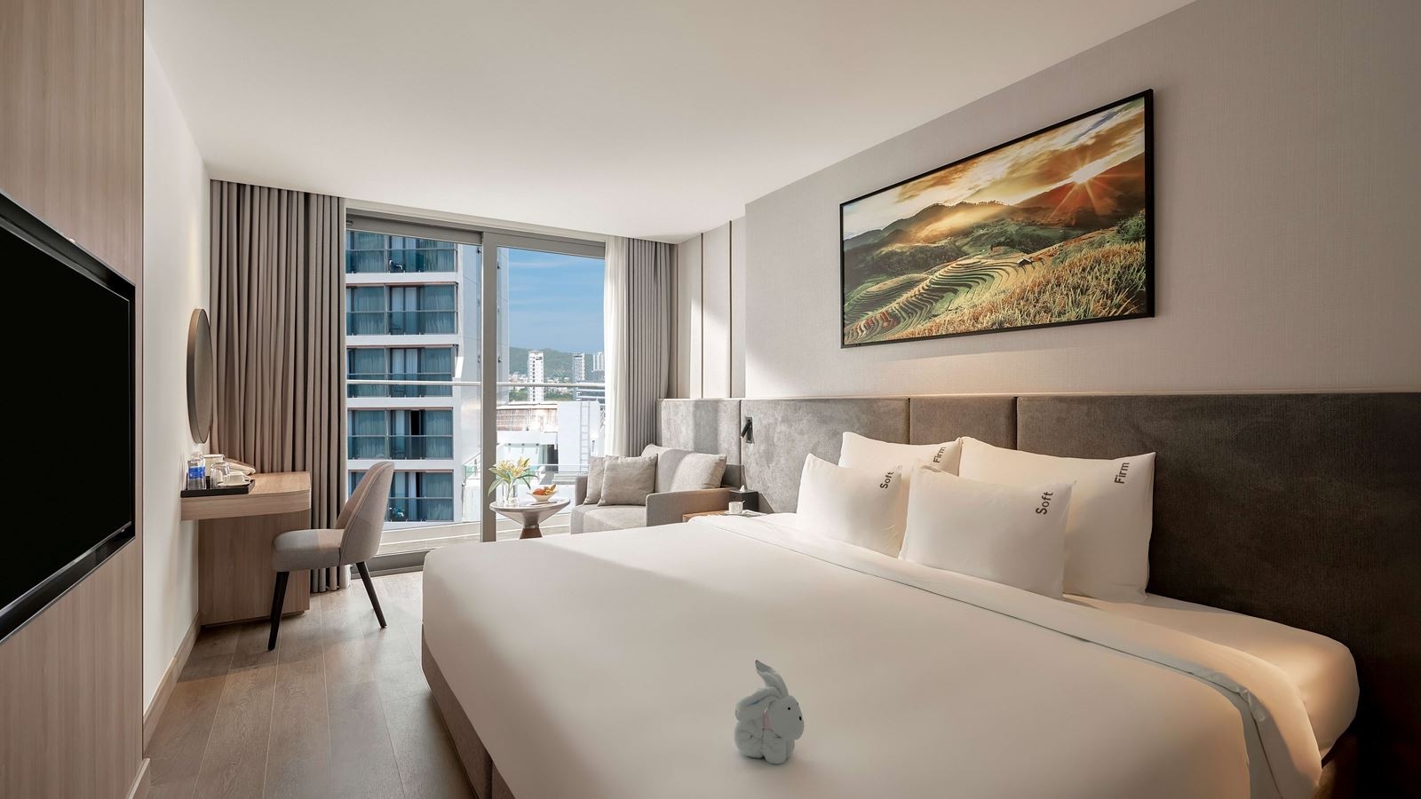 rooms-deluxe-city-view-with-balcony-no-extra-bed