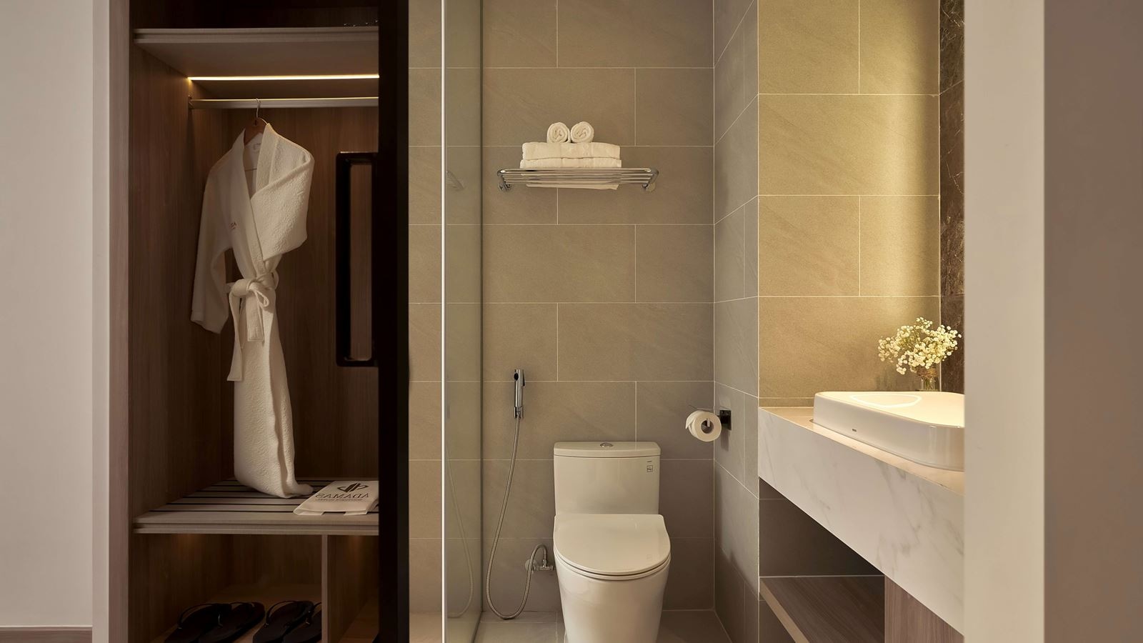 rooms-premier-sea-view-with-balcony-no-extra-bed