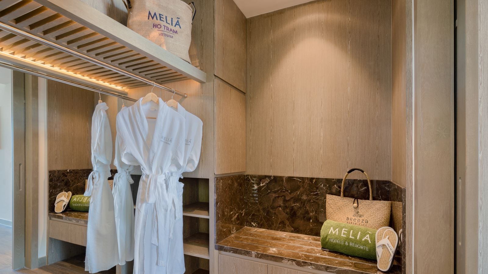 rooms-the-level-4bedroom-beachfront-pool-villa