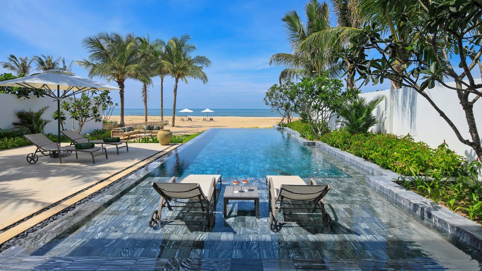 rooms-the-level-4bedroom-beachfront-pool-villa