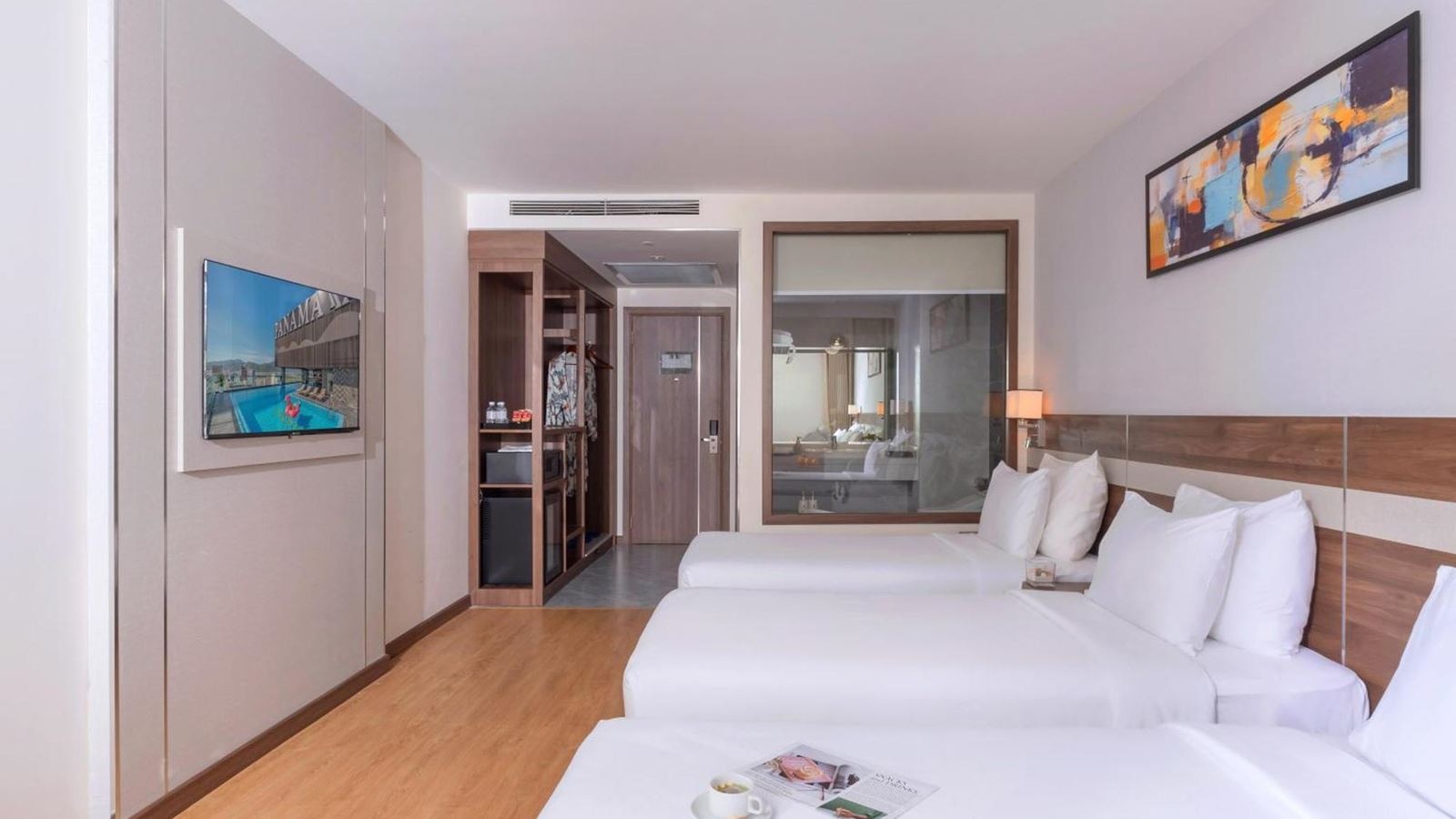 rooms-superior-triple-city-view