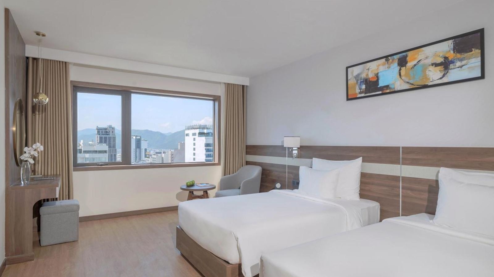 rooms-deluxe-city-view-with-balcony-child-without-extra-bed