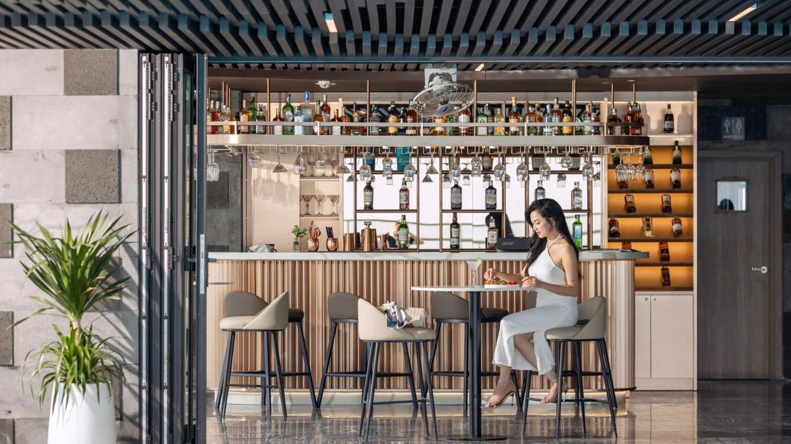 bars-may-sky-bar