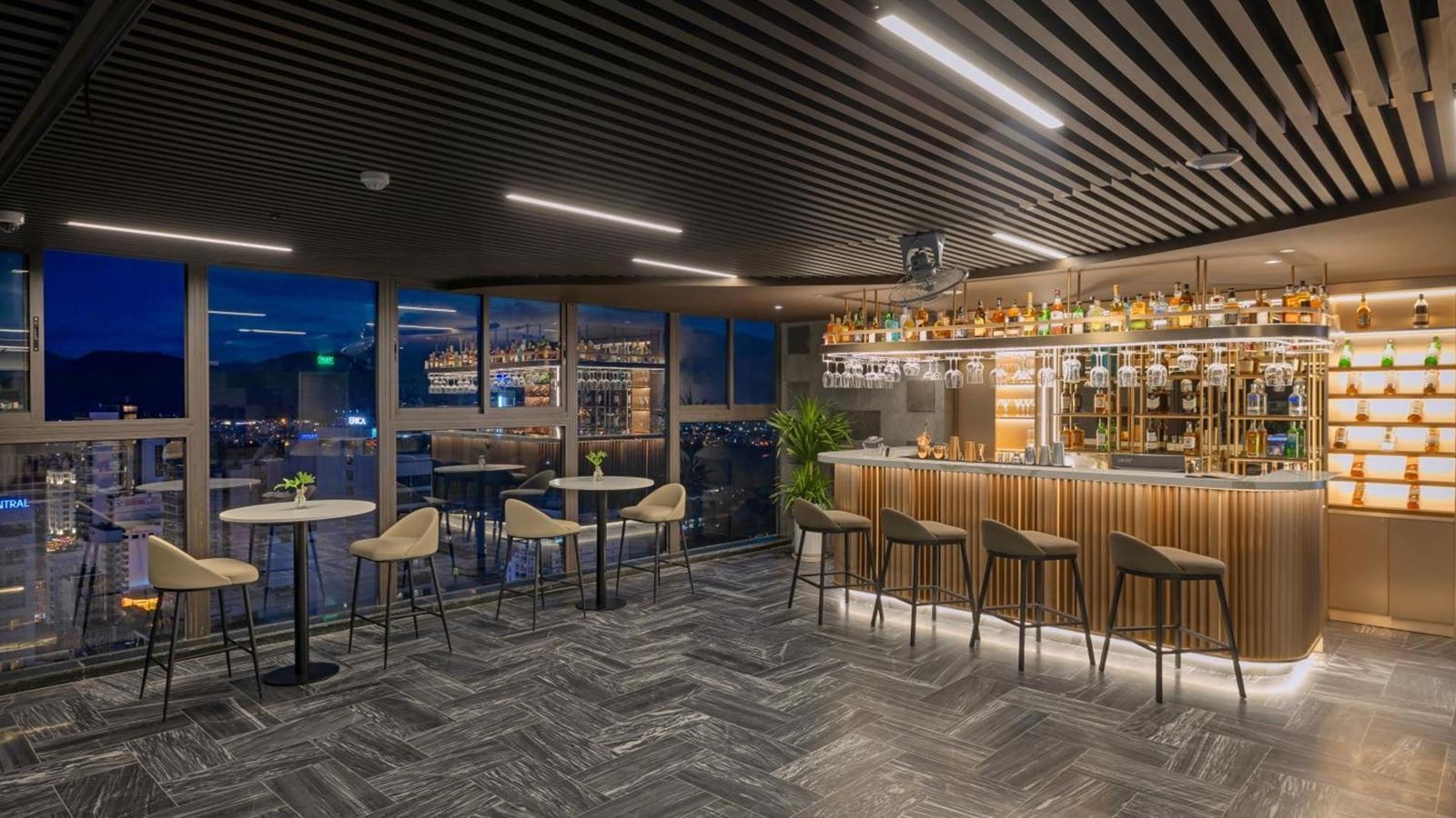 bars-may-sky-bar