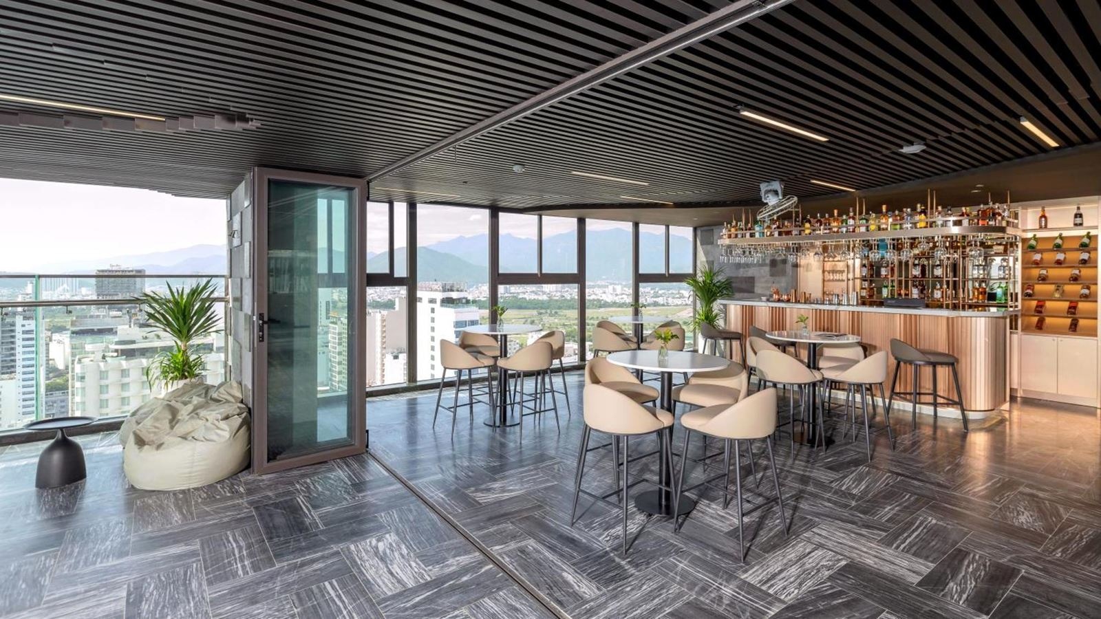 bars-may-sky-bar