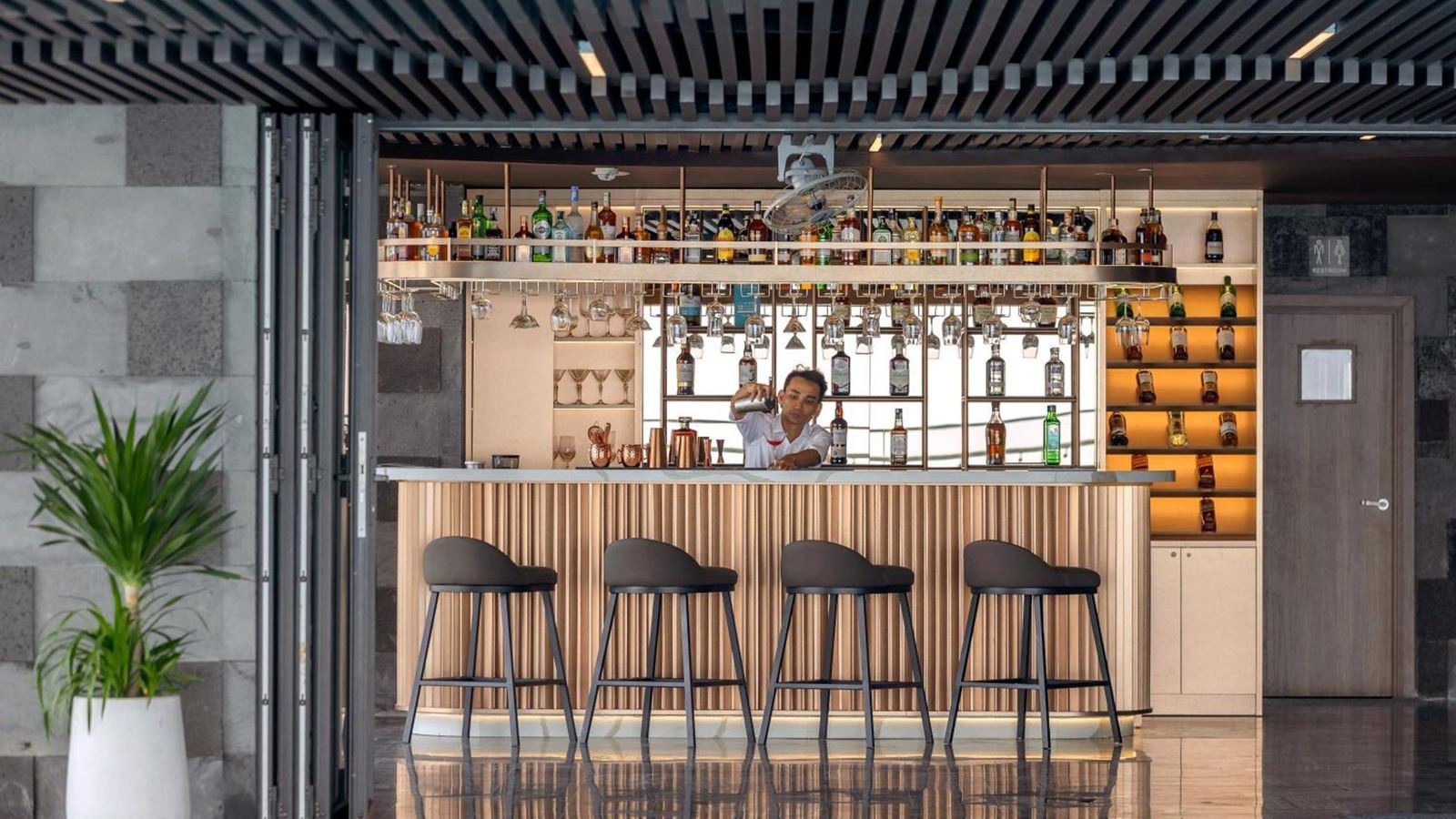 bars-may-sky-bar