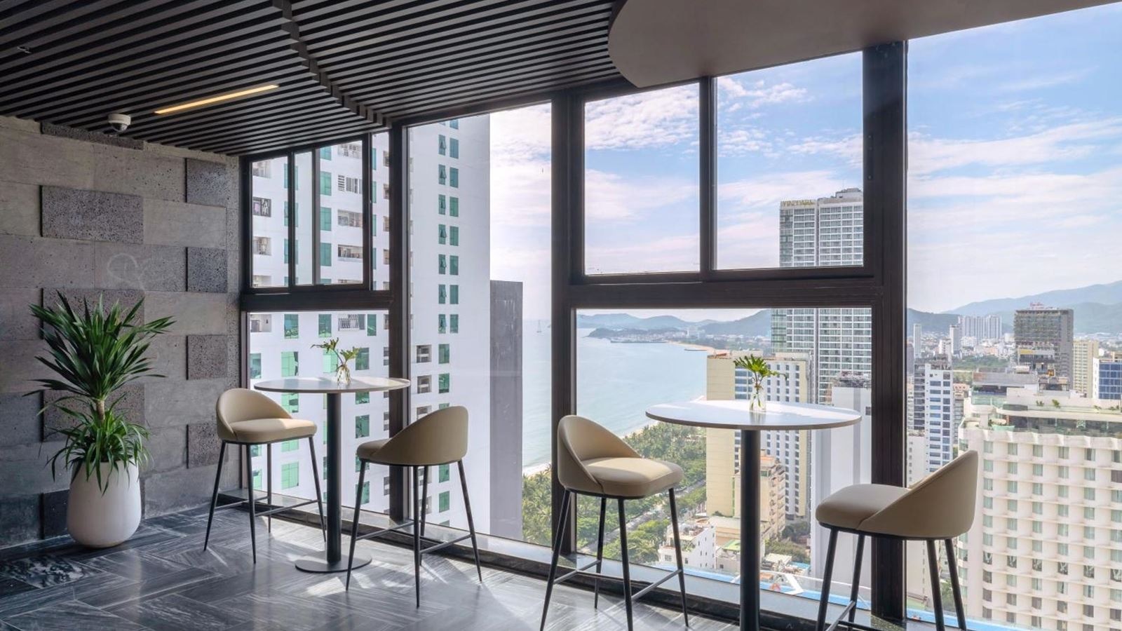 bars-may-sky-bar
