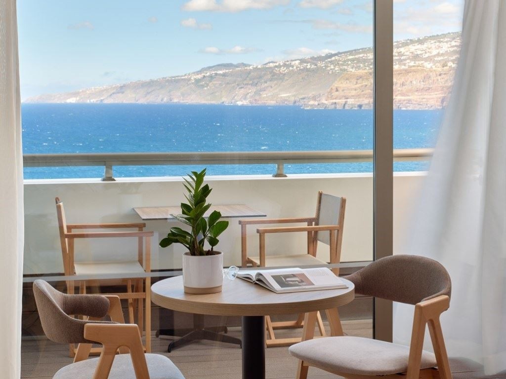 rooms-the-level-junior-suite-sea-view-balcony-or-terrace