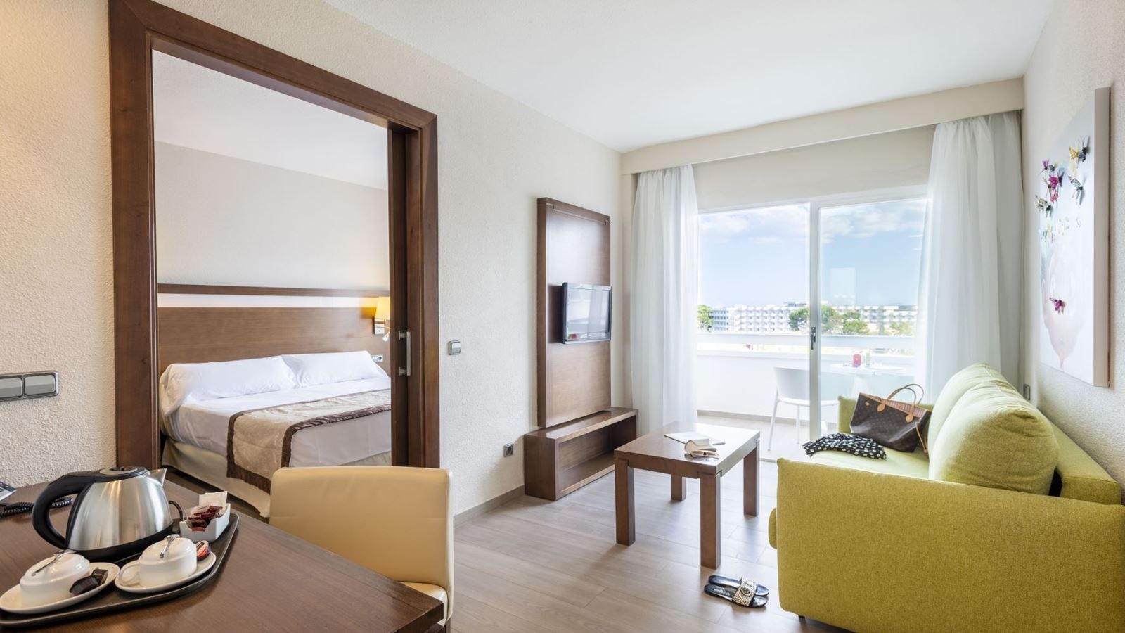 rooms-suite-balcony