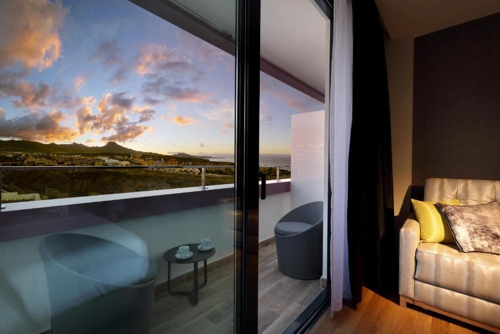 rooms-room-deluxe-silver-balcony-or-terrace