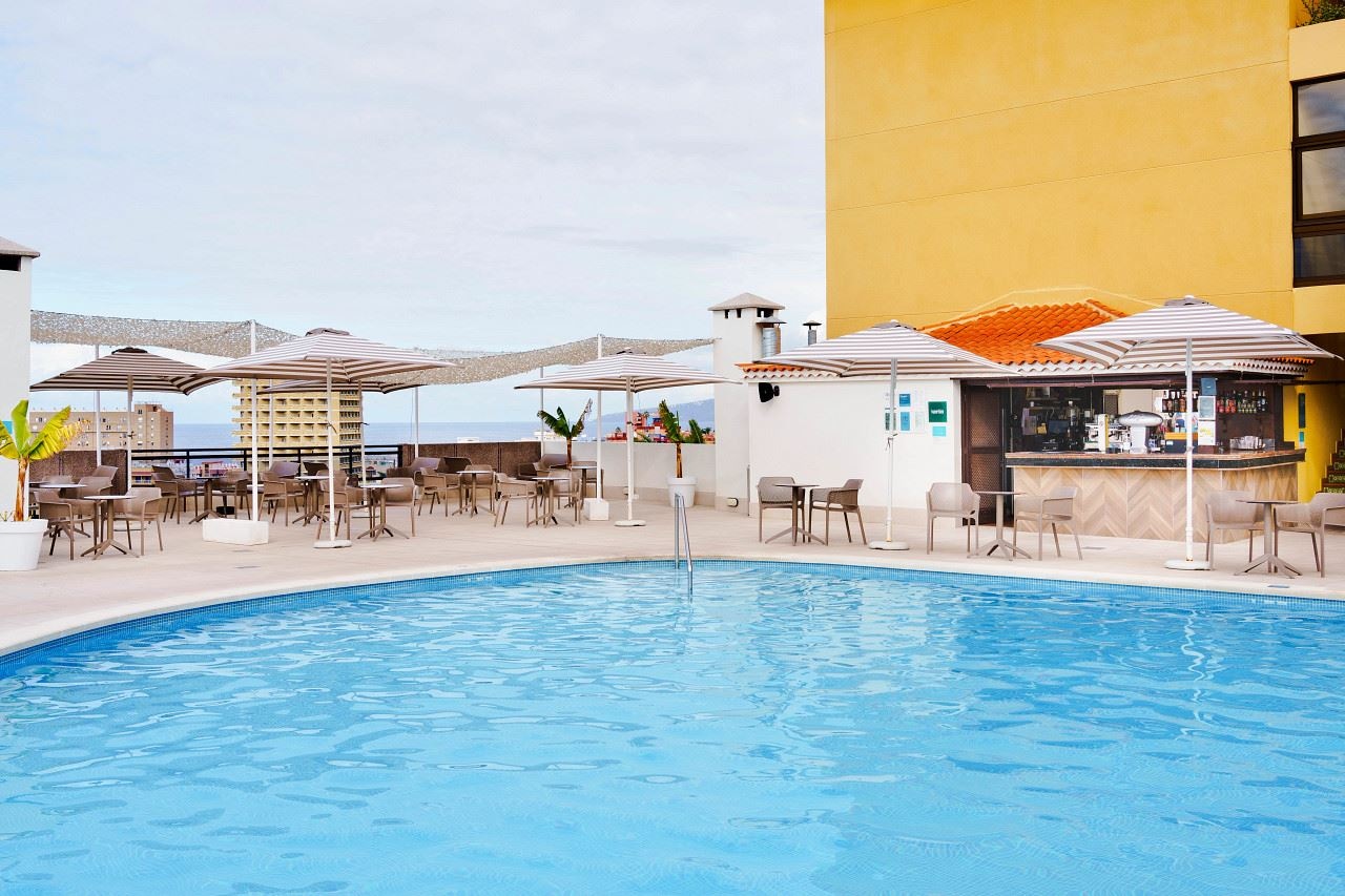 bars-kentia-pool-club