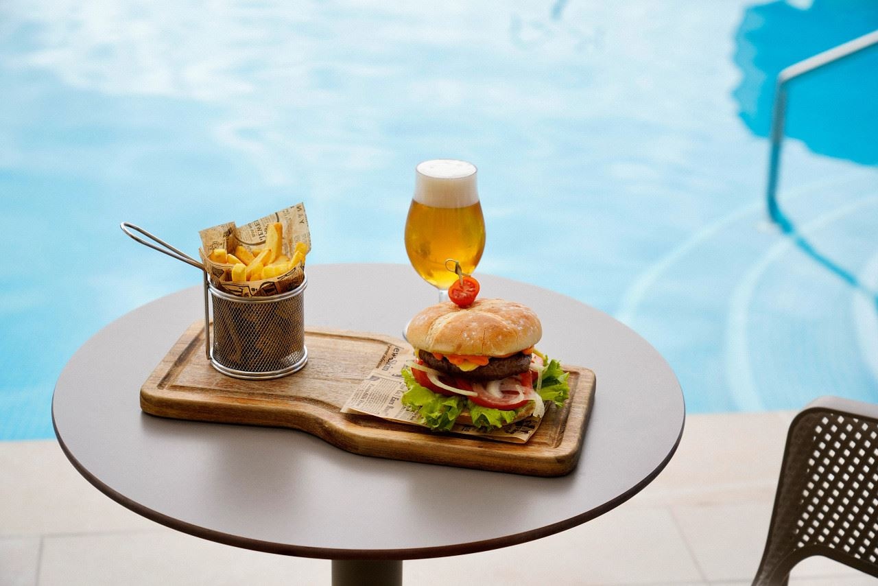 bars-kentia-pool-club