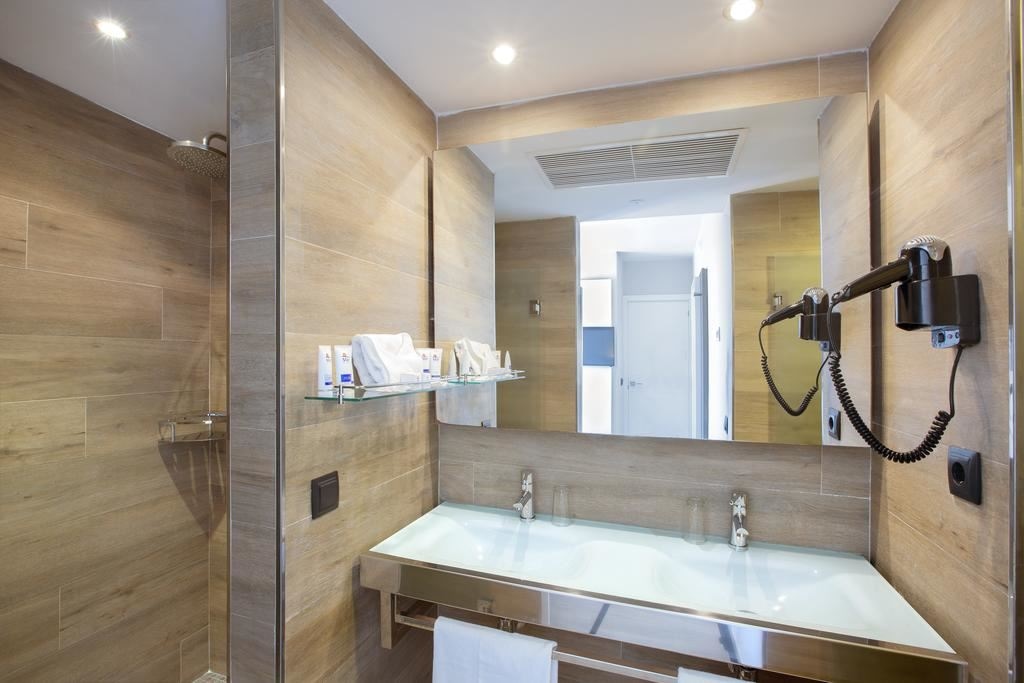 rooms-junior-suite-swim-up