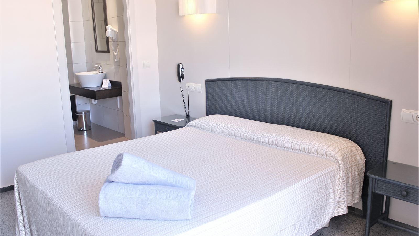 rooms-classic-double-room-with-balcony-or-terrace