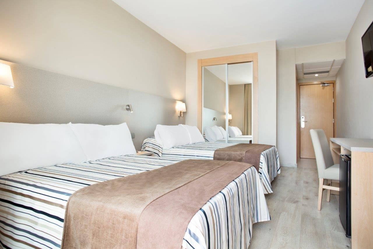 rooms-standard-pool-view-balcony-or-terrace