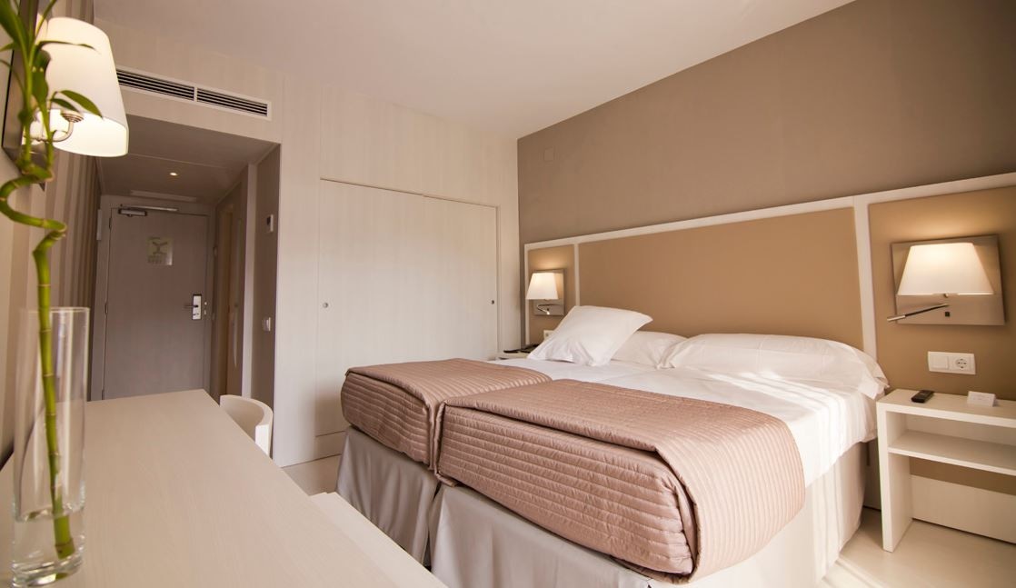 rooms-double-standard-room-balcony-or-terrace-double-standard-single-use
