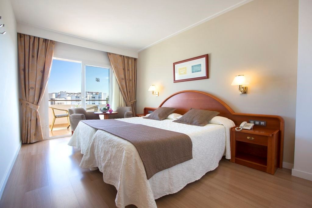rooms-double-standard-balcony-or-terrace