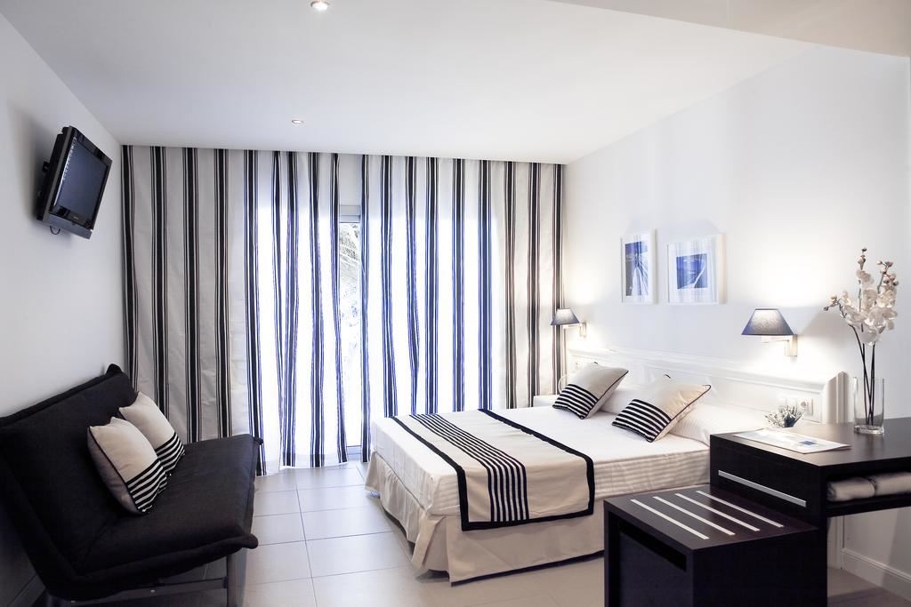 rooms-standard-room-balcony-or-terrace