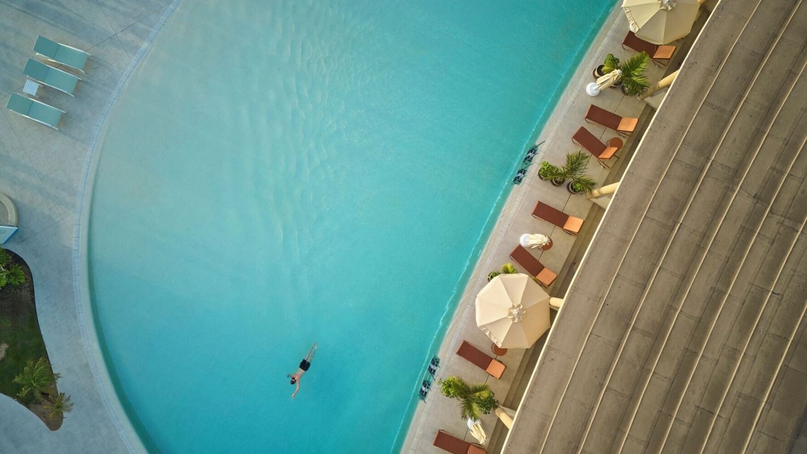 pools-outdoor-pool