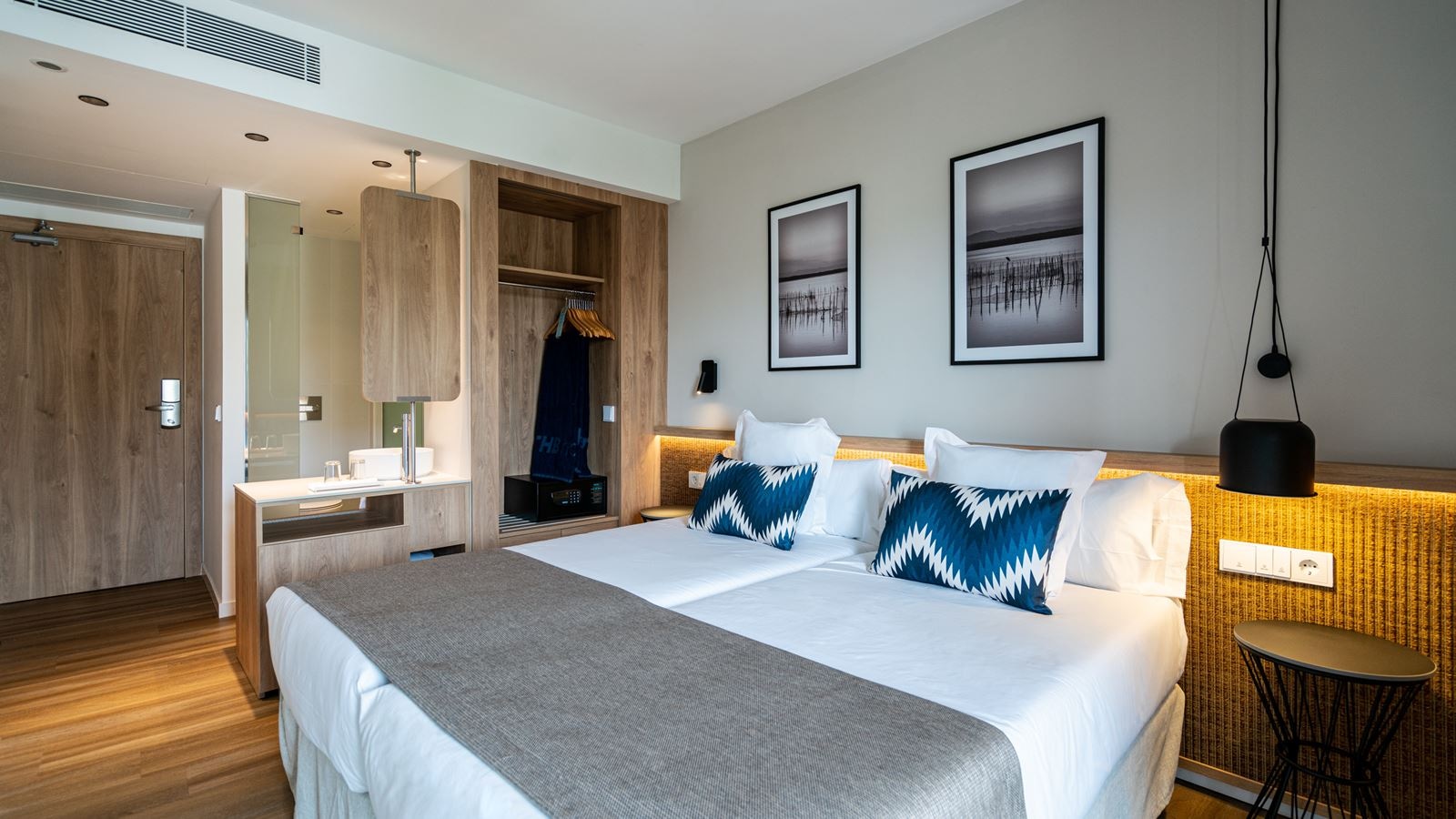 rooms-double-room-balcony-or-terrace