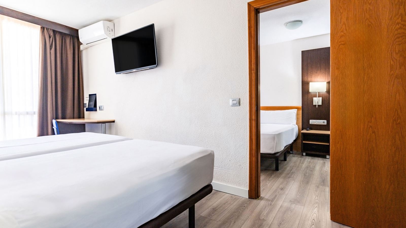 rooms-family-room