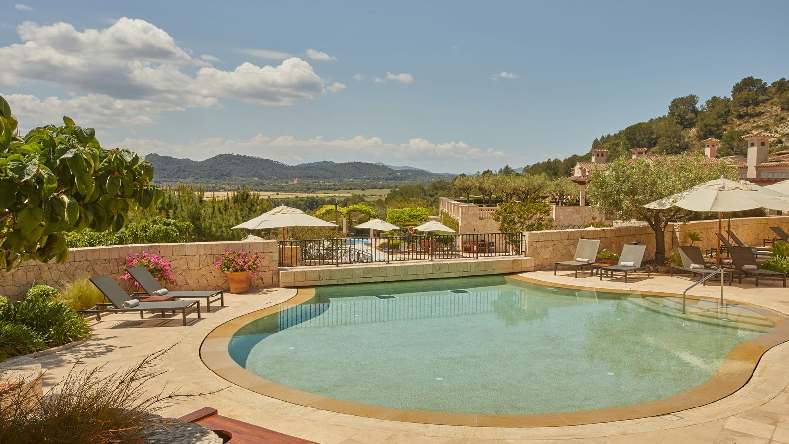 pools-outdoor-pool