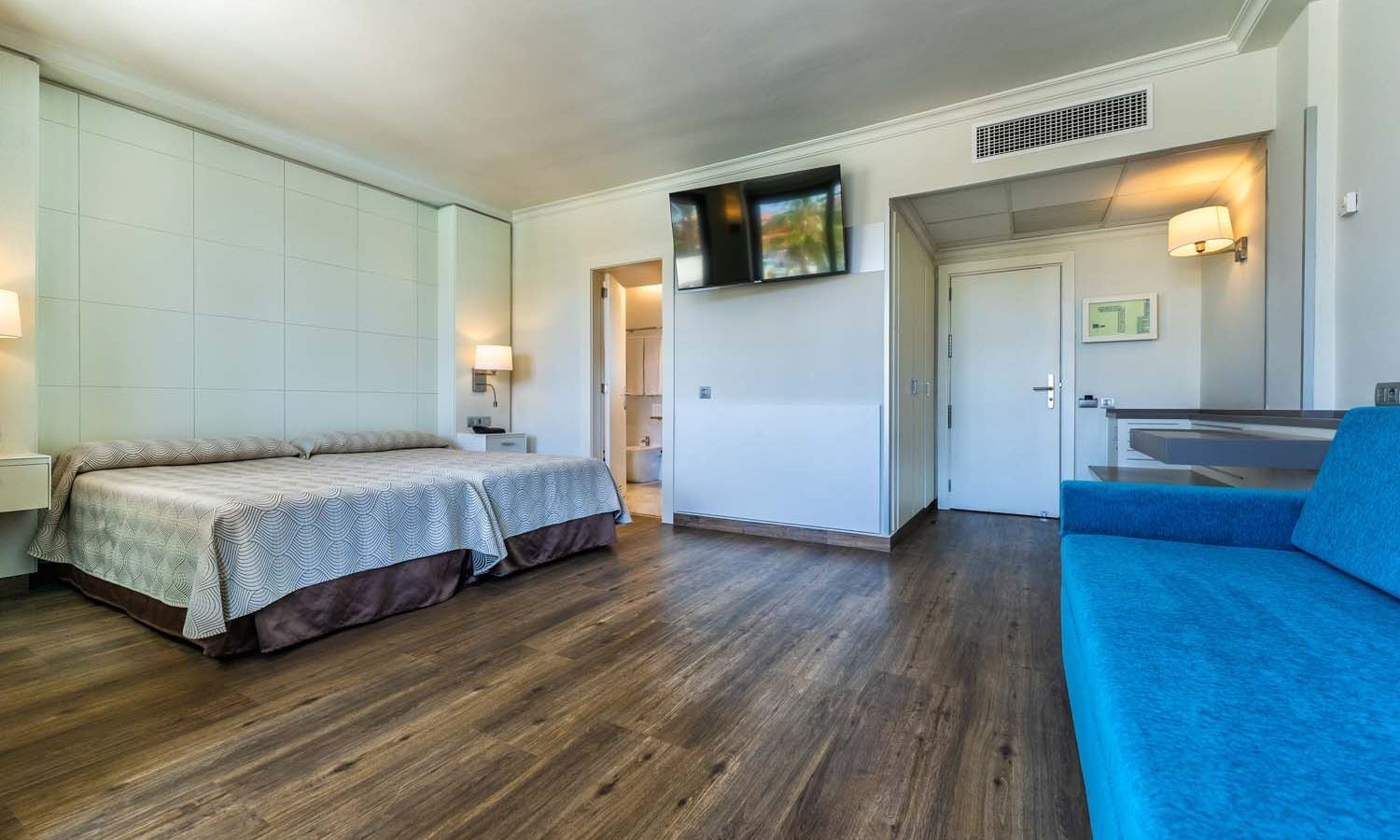 rooms-up-room